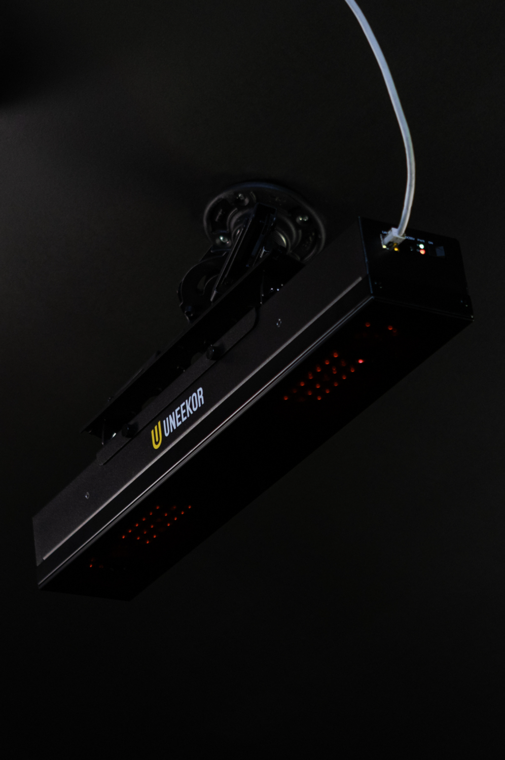 Uneekor Eye XR Golf Simulator