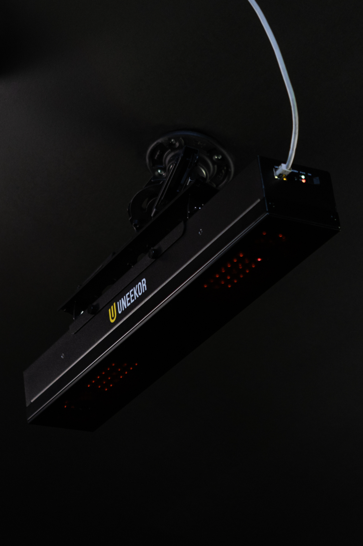 Uneekor Eye XR Golf Simulator